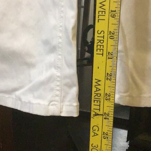 Cynthia Rowley Ankle Cropped White Pants with Gold Hardware - Picture 3 of 6